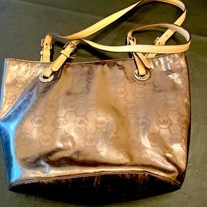 Michael kors purse.
